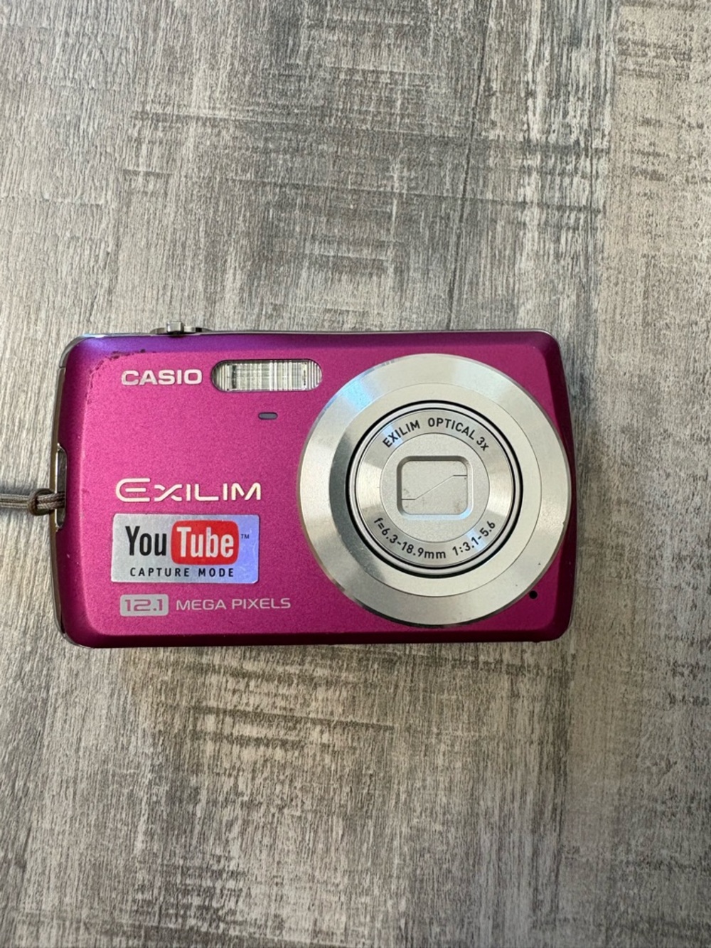 Casio Exilim Pink Compact Digital Camera with Silver Lens